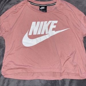 cropped nike t shirt